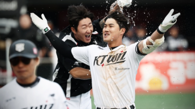 KBO 최초 11회 무승부 될번한 상황 배정대가 와장창 KT연장 11회말 끝내기로 한화와 대결에서 5 - 4로 승리