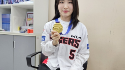 쇼트트랙 금메달리스트 람보르길리 김길리 챔피언스 필드 KIA 개막 2차전 시구