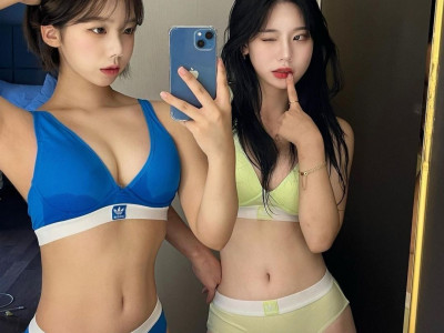 비키니 거울 셀카