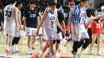 [ 스포츠중계 365티비 ] 플레이오프 진출 불투명 KCC, 팀 최다 타이 10연패 빠져