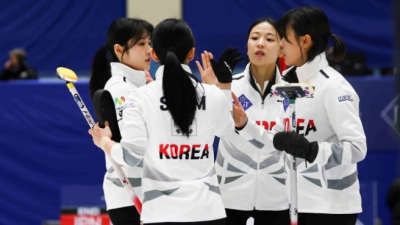 여자 컬링 세계 최강 캐나다와의 대결에서 결승행 좌절 아쉬워