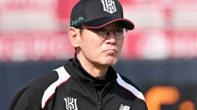 이강철 KT 위즈 감독 올 시즌 탄탄한 선발진을 구축한 한화 이글스를 언급 '정말 좋더라 선발 좋은팀은 안 떨어져'