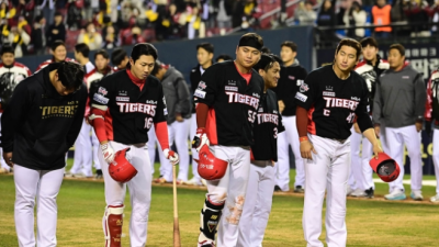 KIA 또 역대급 참사, 와르르 17실점 마운드 붕괴' 5-17 대패→삼성 '3홈런 21안타' 불빠따 울부짖는다
