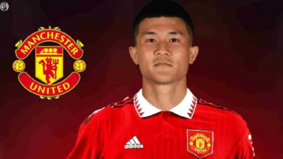 EPL 진출의 꿈을 이루려는 김민재, 지난해 여름부터 이어진 맨유의 구애와 바이에른의 판매 준비가 맞물리며 새로운 전환점에 서다