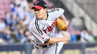 LG 미쳤다! 꿈의 '100승' 도전하나…삼성 12-2 완파→16승 3패 시즌 승률 '0.842'