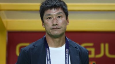 광주 FC 이정효 감독 경고 아닌 퇴장인 이유 물병을 내동댕이 친 후 발로 찼는데 사람들쪽으로... 난폭행위로 판단되 퇴장 선언