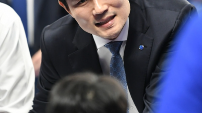 가스공사가 짜릿한 승리 강혁 감독 눈물 흘리는 선수들 안아주며 선수들의 투혼 극찬