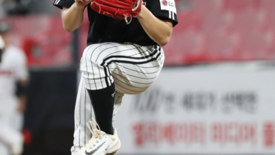 ‘슬럼프 탈출’ 박명근에게도, ‘루키’ 김영우에게도···LG는 성공 경험을 강조한다
