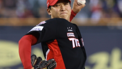 KIA서 벌써 15승 거둔 특급유망주가 어쩌다…ERA 15.88→패패패→2군행, 그럼에도 사령탑은 다시 부르겠다