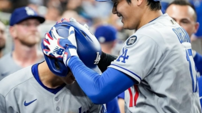 김혜성, MLB 선발 데뷔전에서 2안타 기록하며 첫 타점과 득점, 도루 성공으로 팀 승리에 기여