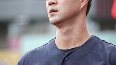 윤성빈, 천금 같은 기회를 앞두고 다시 찾아온 부상 악재… 롯데의 유망주가 겪는 고난과 재기의 여정은 계속될까?