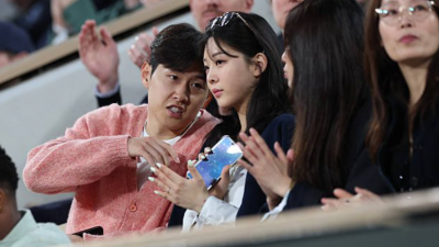 이강인 미친 로맨틱 가이! 애기야~…우승메달 걸어주고, 프랑스오픈 관전→'재벌 5세' 여친과 '파리의 연인' 현실판 찍는다