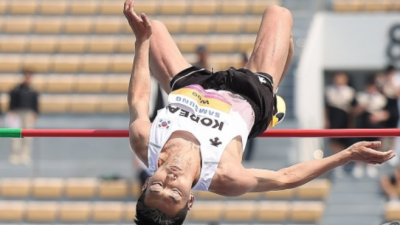 우상혁, 한 번의 점프로 아시아육상선수권 결선행…2연패 순항