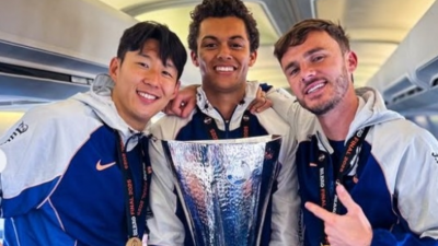손흥민, 우승메달 걸고 금의환향…UEFA “실수, 진심으로 사과”