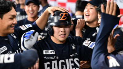 한화 이글스, 26년 만의 10연승! 문현빈의 역전 홈런에 감격