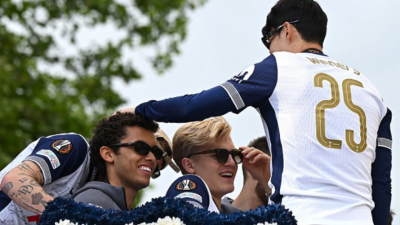 英 단독 분석 “SON 바라기 브레넌 존슨, 방출 가능성 낮다”