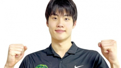 주먹 '불끈' 황선우 수영 세계선수권 4연속 메달 기대하세요