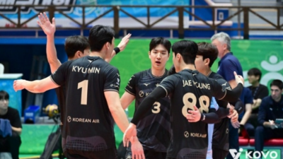 KOVO컵 남자부…대한항공-삼성화재, 나란히 첫 승 신고
