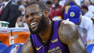 르브론 제임스, 부상으로 NBA 개막전 결장… 23시즌 연속 대기록 아쉽게 무산