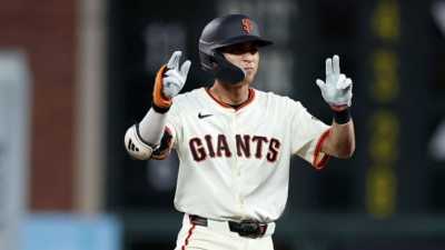 이정후, 3루타 포함 3안타 폭발…MLB 3루타 톱3 등극