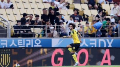 ‘발디비아 선제골’ 못 지킨 전남, ‘김오규 퇴장 취소’ 서울 이랜드와 1-1 무승부…안산·화성은 승리