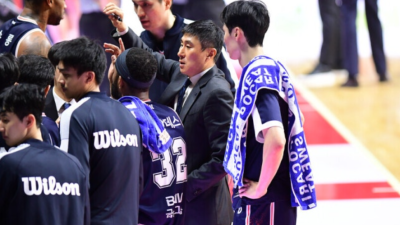 시즌 최다 관중 KCC, 홈 첫 승리…이상민 감독 “부산은 성적이 나야 팬들이 온다”