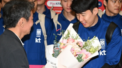 발바닥 100% 안 나았다...'명단 제외' 손흥민, 한 번 더 휴식? 홍명보 감독 무리해야 할 시점 아냐