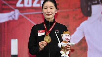 '女에페' 송세라, 커리어 첫 亞펜싱선수권 금메달 획득! '남자 플뢰레' 윤정현도 3위 성과