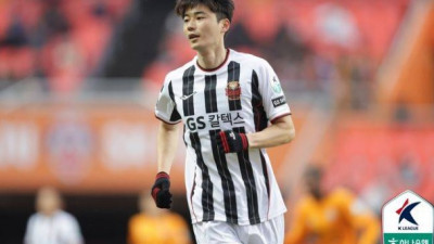 기성용, FC서울 떠나 포항 스틸러스 이적 추진 중... 새로운 도전의 길 모색