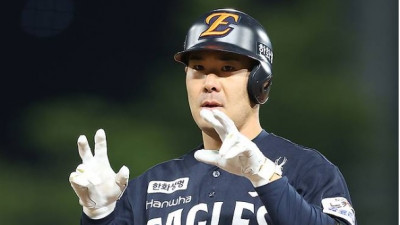38세 포수 이재원, 방출 후 한화 이적 및 연봉 인상… 156km/h의 강속구로 팀 승리 이끌어