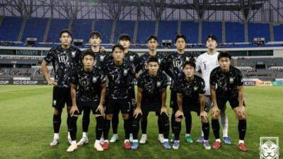 한국 축구대표팀, 홍콩에 2-0 승리로 A매치 데뷔골 기록한 강상윤과 이호재의 활약으로 일본과의 대결 준비